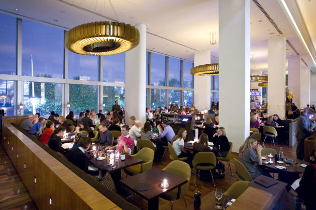 Grill and restaurant with view of Thames