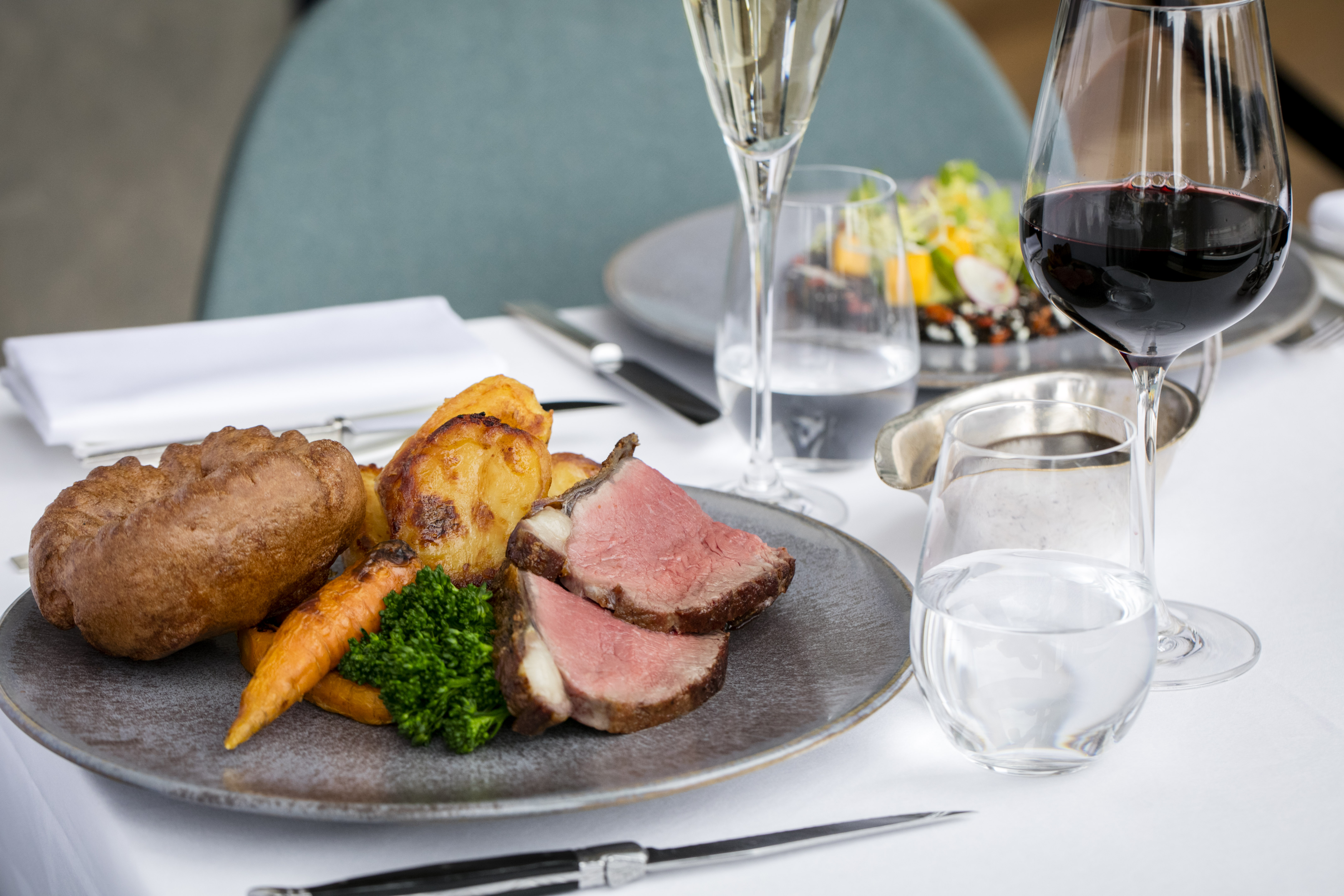 roast beef lunch red wine